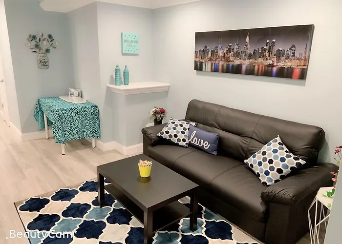 Nice Bedroom Next Fells Point